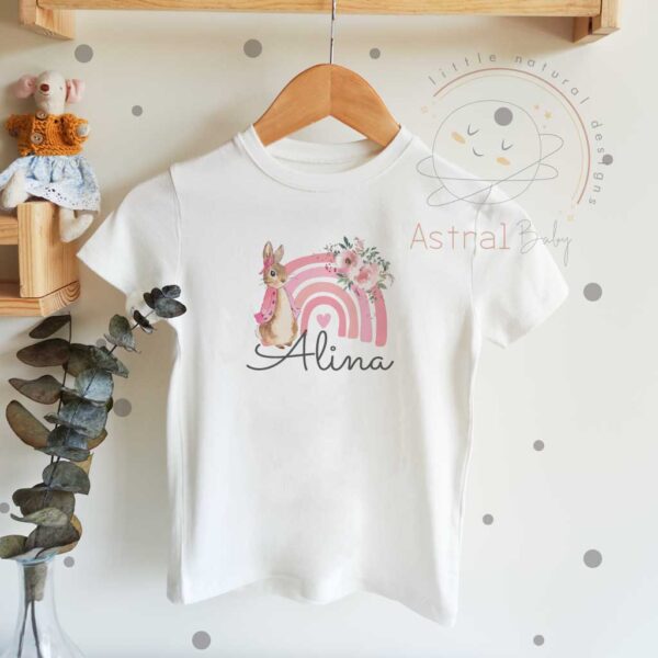 Tavşan ve Çiçekli Gökkuşağı Temalı Çocuk T-shirt